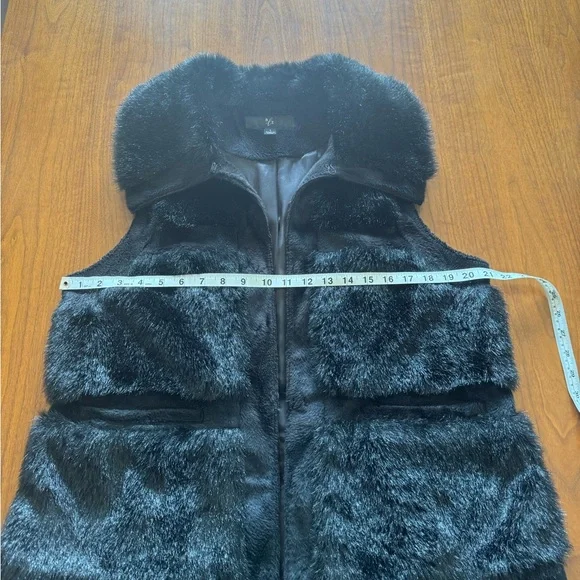 Rachel Zoe Faux Fur Vest - Picture 10 of 11